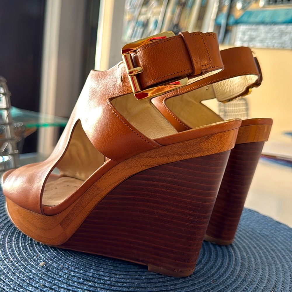 Gorgeous Michael Kors high heels, super comfortable. 6 or 6.5